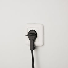 Carica l'immagine nel visualizzatore di Gallery, Electraline 523069 Spina Schuko, Piatta, Nero