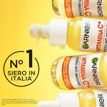 Carica l'immagine nel visualizzatore di Gallery, Garnier Siero Viso Vitamina C Anti-Macchie, Illuminante e Rimpolpante, Arricchito con Vitamina C, Niacinamide e Acido Sa