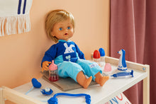 Carica l'immagine nel visualizzatore di Gallery, Cicciobello Bua, Bambola Interattiva con Accessori, Giochi Bambini 2 anni, Cicciobello con Accessori per la Cura Come Termometro e Stetoscopio, Usa il Ciuccio per Farlo Smettere di Piangere!