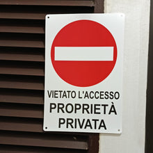 Carica l'immagine nel visualizzatore di Gallery, Cartello Proprietà Privata Divieto di accesso 20x30cm 2pezzi Preforati Pvc Impermeabili Esterno Interno