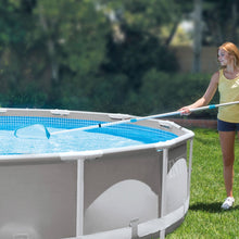 Carica l'immagine nel visualizzatore di Gallery, Intex 29056 - Kit di Pulizia Basic per Piscina, Plastica, Azzurro