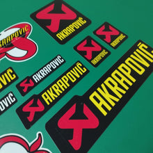 Carica l'immagine nel visualizzatore di Gallery, Kit di adesivi sponsor per scarico auto moto racing in vinile fustellato Sport Tuning in vinile polimerico laminato per 
