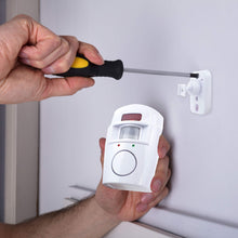 Carica l'immagine nel visualizzatore di Gallery, TRIXES Allarme con Sensore di Movimento Alimentato a Batteria, Compresi Telecomandi, per Giardino, Capanno e Caravan