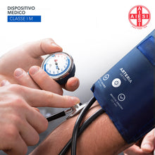 Carica l'immagine nel visualizzatore di Gallery, AIESI® Sfigmomanometro Manuale Professionale aneroide per adulti con stetoscopio PRECISION A5, Garanzia Italia 24 mesi