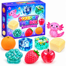 Carica l'immagine nel visualizzatore di Gallery, 8 Pezzi Squishy Set, Squishys Fun-Box Set, Squishie Giocattoli Sensoriali, Giocattolo da Spremere di fragoles e cubetti-