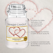 Carica l'immagine nel visualizzatore di Gallery, Yankee Candle Candela profumata in giara grande | Amore invernale | Durata Fino a 150 Ore