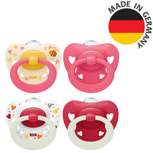 Carica l'immagine nel visualizzatore di Gallery, NUK Signature Day &amp; Night ciuccio | 6-18 mesi | Calma il 95% dei bambini | Succhietti a forma di cuore in silicone senza