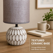 Carica l'immagine nel visualizzatore di Gallery, Aigostar Lampada da Comodino, Moderna Lampada da Tavolo Base in Ceramica Paralume in Stoffa, Attacco E14, 14 * 14 * 26cm