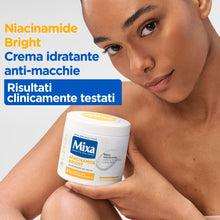 Carica l'immagine nel visualizzatore di Gallery, Mixa Crema Idratante Anti-Macchie per Pelle Secca e Spenta, 400 ml