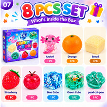 Carica l'immagine nel visualizzatore di Gallery, 8 Pezzi Squishy Set, Squishys Fun-Box Set, Squishie Giocattoli Sensoriali, Giocattolo da Spremere di fragoles e cubetti-