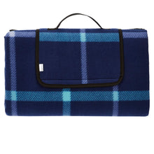 Carica l'immagine nel visualizzatore di Gallery, Amazon Basics Coperta da picnic con retro impermeabile, Ufficio, 200 x 200 cm, Studio, Plaid blu scuro