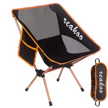 Carica l'immagine nel visualizzatore di Gallery, reakoo Sedie Campeggio Pieghevoli, Leggera Sedia da Campeggio, Sedia Pieghevole Portatile con Custodia Laterale, per Esterni, Picnic, Spiaggia, Giardino, Pesca, Festival