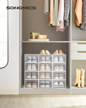 Carica l'immagine nel visualizzatore di Gallery, SONGMICS Scatole per Scarpe, Contenitori per Scarpe, Organizzatori Portascarpe Pieghevoli e Impilabili, Fino alla Taglia 43, Set di 12, Trasparente e Bianco Nuvola LSP066W12
