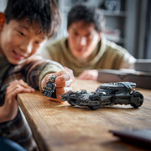 Carica l'immagine nel visualizzatore di Gallery, LEGO DC Batman v Superman Batmobile 76331