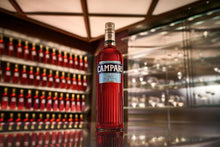Carica l'immagine nel visualizzatore di Gallery, Campari - Aperitivo Bitter, 70 cl, 25% Vol