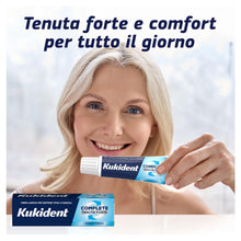 Carica l'immagine nel visualizzatore di Gallery, Kukident Complete Crema Adesiva per Protesi Dentali Totali e Parziali, Tenuta Forte, Sapore Fresco. Confezione da 3x35g
