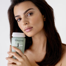 Carica l'immagine nel visualizzatore di Gallery, Kérastase, Spécifique, Shampoo Riequilibrante, Per Radici Grasse &amp; Capelli Sensibilizzati, Bain Divalent, 250 ml