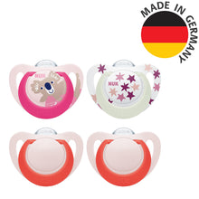 Carica l'immagine nel visualizzatore di Gallery, NUK Star Day &amp; Night ciuccio | 18-36 mesi | Calma il 99% dei bambini | Succhietti in silicone senza BPA | Glow-In-The-Da