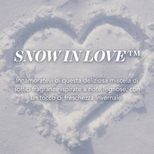 Carica l'immagine nel visualizzatore di Gallery, Yankee Candle Candela profumata in giara grande | Amore invernale | Durata Fino a 150 Ore