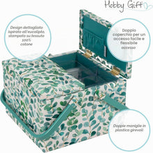 Carica l'immagine nel visualizzatore di Gallery, Hobby Gift Scatola Grande per Cucito con Doppio Coperchio e Manico - Cestino Porta Cucito in Cotone con Scomparti per Strumenti e Accessori Creativi - 25 x 25 x 17 cm, Eucalipto