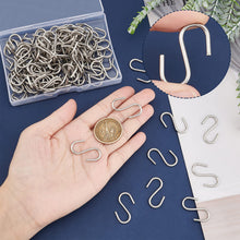 Carica l'immagine nel visualizzatore di Gallery, PH PandaHall 100pz Mini Ganci a S in Acciaio Inox Ganci a Forma di S Piccoli, 27mm Gancio Palline Natale Connettori in M