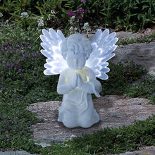 Carica l'immagine nel visualizzatore di Gallery, GardenKraft 12680 Luce d'angelo a LED ad energia solare | Cherubino Commemorativo Con Ali In Fibra Ottica | LED bianchi 