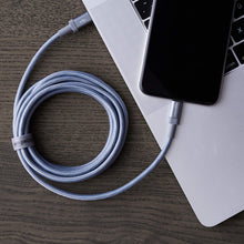 Carica l'immagine nel visualizzatore di Gallery, Amazon Basics Cavo di ricarica USB-C a Lightning, certificato MFi, in nylon intrecciato, per iPhone 13/12/11/X/XS/XR/8, 
