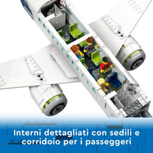 Carica l'immagine nel visualizzatore di Gallery, LEGO City Aereo Passeggeri, Modellino di Aeroplano Giocattolo da Costruire con 9 Minifigure e Veicoli dell'Aeroporto: Autobus, Trattore Aeroportuale, Camion del Catering e Furgone, Idea Regalo 60367