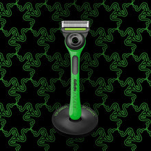 Carica l'immagine nel visualizzatore di Gallery, Gillette Labs Rasoio Barba Manuale, 2 Lamette Gillette da Barba di Ricambio, Base Magnetica e Barra Integrata Elimina Im