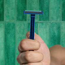 Carica l'immagine nel visualizzatore di Gallery, WilkinsonSword - RASOIO USA&amp;GETTA EXTRA 2 PRECISION - Pack da 5 rasoi usa e getta per uomo