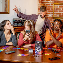 Carica l'immagine nel visualizzatore di Gallery, Rocco Giocattoli Yas Games- Hitster Radio Italia - L'Unico in Italiano - Gioco Musicale da 2 a 10 Giocatori dai 16 anni 