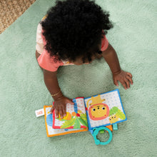 Carica l'immagine nel visualizzatore di Gallery, Bright Starts Libro di Stoffa Safari Buddies – Libro Sensoriale per Neonati con Animali, Unisex, da 0 Mesi