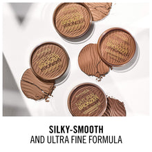 Carica l'immagine nel visualizzatore di Gallery, Rimmel London, Nuova Natural Bronzer, Terra Compatta Effetto Naturalmente Abbronzato, 002 Sunbronze