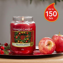 Carica l'immagine nel visualizzatore di Gallery, Yankee Candle Candela profumata in giara grande | Red Apple Wreath | Durata Fino a 150 Ore | regalo perfetto per le donn