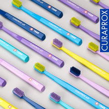 Carica l'immagine nel visualizzatore di Gallery, Curaprox CS 1560 Soft Spazzolino, Turchese-Violetto, Swiss Made