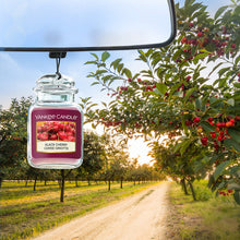 Carica l'immagine nel visualizzatore di Gallery, Yankee Candle Car Jar Ultimate Profumatore d'Aria | Ciliegia Nera | Dura fino a 4 settimane