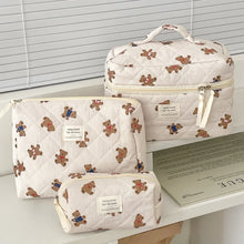 Carica l'immagine nel visualizzatore di Gallery, Set da 3 pezzi: borsa per pannolini con stampa a tema orsetto, trousse per trucchi da mamma, borsa per cosmetici da donn