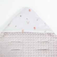 Carica l'immagine nel visualizzatore di Gallery, Coperta Seggiolino Auto 90x90cm con Cappuccio, Inverno