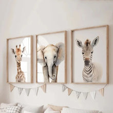 Carica l'immagine nel visualizzatore di Gallery, Stampe su tela moderne con elefante e giraffa, set di tre animali, poster da parete, immagine per la decorazione della c
