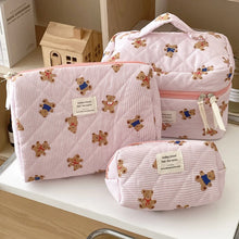 Carica l'immagine nel visualizzatore di Gallery, Set da 3 pezzi: borsa per pannolini con stampa a tema orsetto, trousse per trucchi da mamma, borsa per cosmetici da donn