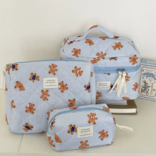 Carica l'immagine nel visualizzatore di Gallery, Set da 3 pezzi: borsa per pannolini con stampa a tema orsetto, trousse per trucchi da mamma, borsa per cosmetici da donn