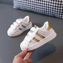 Carica l'immagine nel visualizzatore di Gallery, Scarpe da ginnastica per bambini, design alla moda, bianche, antiscivolo, scarpe casual, scarpe da ginnastica traspirant
