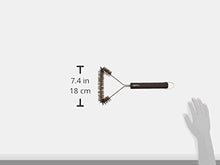 Carica l'immagine nel visualizzatore di Gallery, AmazonBasics - Spazzola a 3 Lati per Barbecue, 30.5 cm
