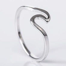 Carica l'immagine nel visualizzatore di Gallery, Anello da donna, a forma di onda, artigianale, in acciaio inox, regalo silver - Ilgrandebazar
