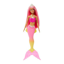 Carica l'immagine nel visualizzatore di Gallery, Barbie - Dreamtopia Sirena Bambola capelli rosa con coda rosa e giallo sfumati e coroncina, Giocattolo per Bambini 3+ Anni, HGR11