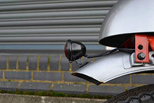 Carica l'immagine nel visualizzatore di Gallery, Moto LED Luce Stop Posteriore - Omologato - Nero Lucido con Lente Rossa per...