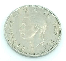 Carica l'immagine nel visualizzatore di Gallery, Confezione da due monete britanniche replica, una con scellino. Georgivs VI... - Ilgrandebazar