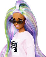 Carica l'immagine nel visualizzatore di Gallery, Barbie- Fashionistas Bambola con Maglione Stampa, Capelli Viola e Occhiali... - Ilgrandebazar