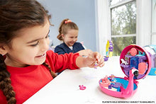 Carica l'immagine nel visualizzatore di Gallery, Polly Pocket Cofanetto Piscina dei Fenicotteri, Playset con 2 Bambole, Un... - Ilgrandebazar