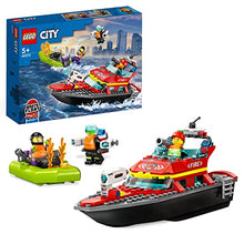 Carica l'immagine nel visualizzatore di Gallery, LEGO CITY 60373 La barca di salvataggio dei pompieri, giocattolo galleggiante, jetpack e minifigurine